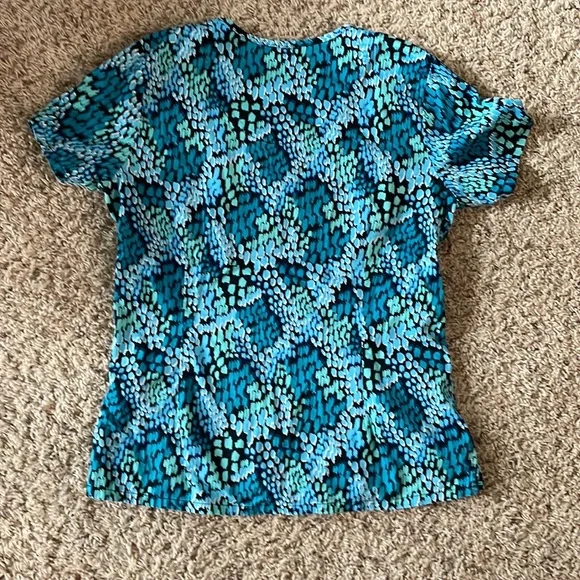 Teal Landau snake-print scrub top - Picture 4 of 4